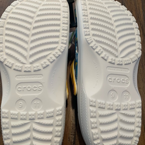 2022 WDW 50th Anniversary The Vault Castle Adult Clogs Crocs Size W11 M9 - Picture 6 of 11